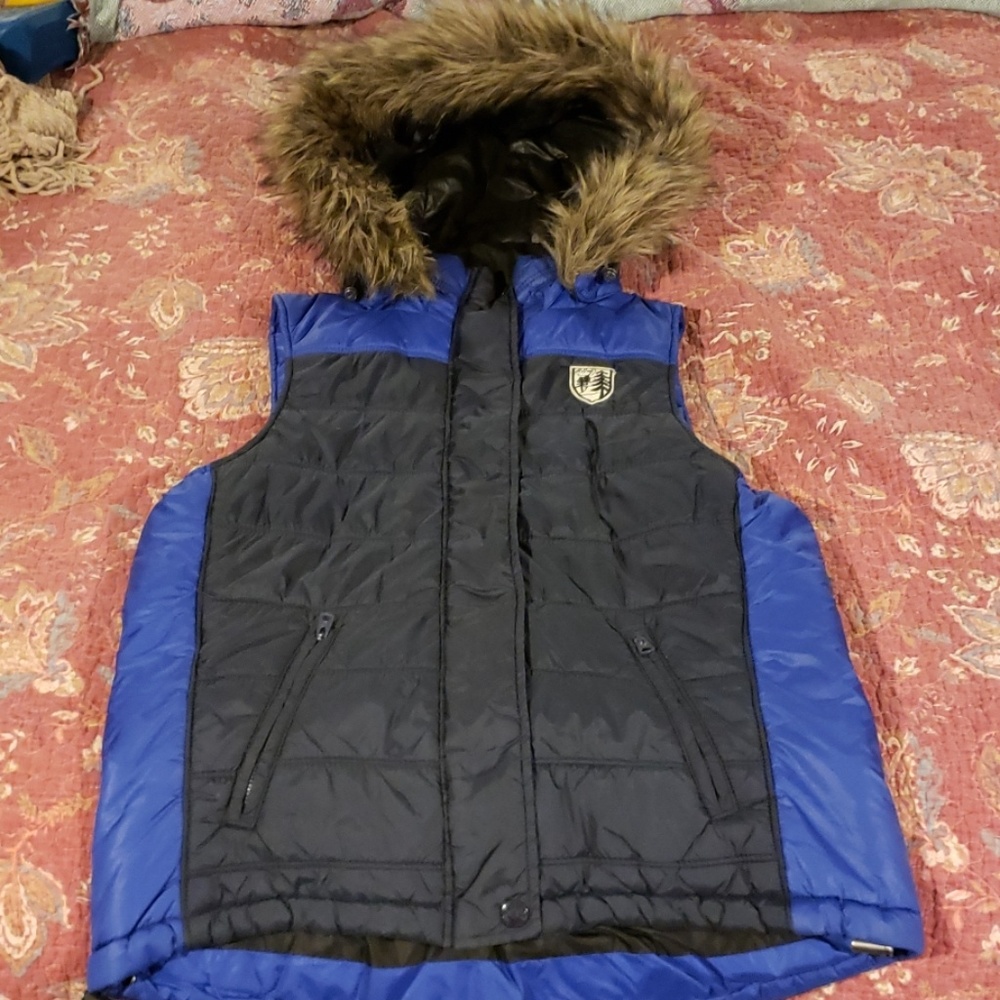 American Eagle Outfitters puffer fur vest size L hood zip